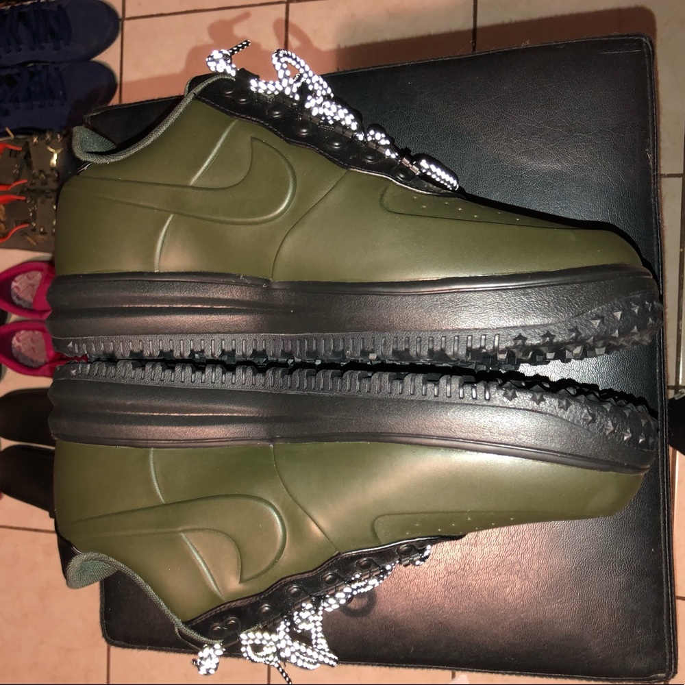 Air Force 1 - Picture 2 of 4